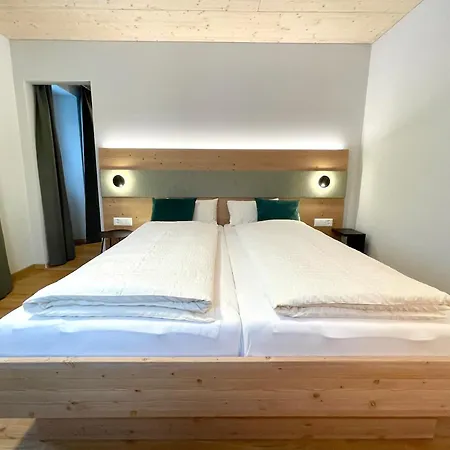 Boutique Und Bier Des Alpes